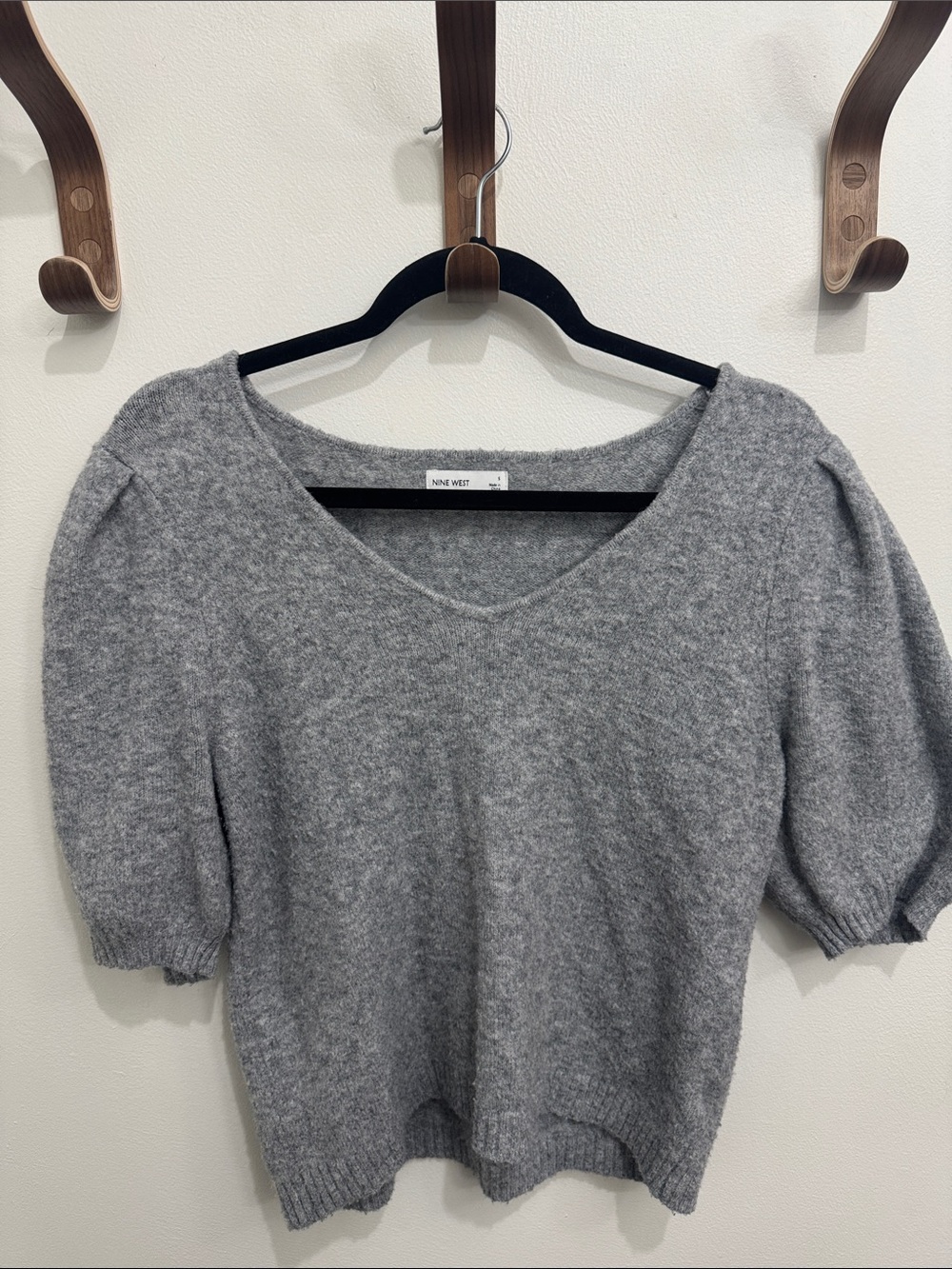 Nine West Heather Gray V-Neck Puff Sleeve Sweater
